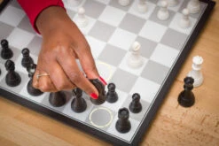 Échiquier Électronique DGT Pegasus -Internationalité Échecs Magasin DGT Pegasus echiquier electronique pions