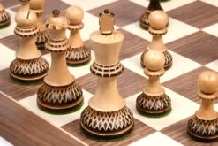 Échiquier Avec Pièces En Bois Brûlé -Internationalité Échecs Magasin echiquier bois brule roi blanc