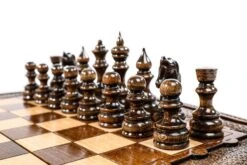 Échiquier En Bois Sculpté Et Son Jeu D'Échecs -Internationalité Échecs Magasin echiquier bois sculpte table