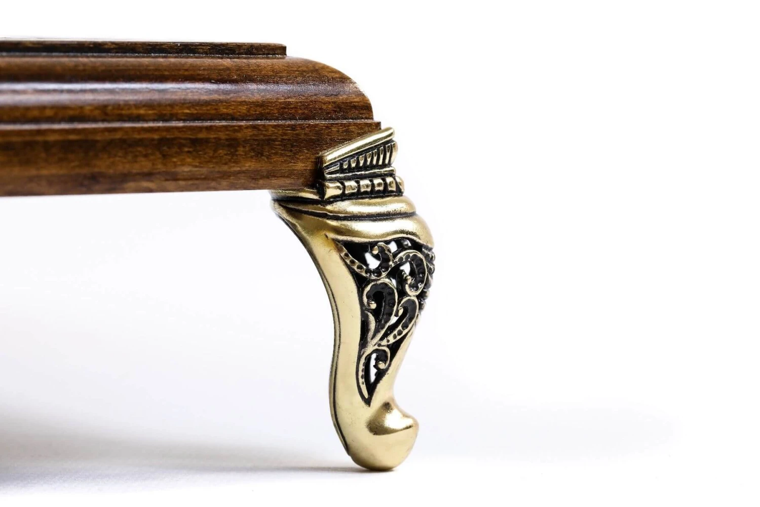 Échiquier Sur Pieds En Bronze 4 Échiquier Sur Pieds En Bronze – Image 2