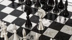 Échiquier En Métal Orné -Internationalité Échecs Magasin echiquier en metal chanvrein