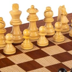 Ensemble Échiquier Acajou Taille Moyenne Et Son Jeu D'échecs -Internationalité Échecs Magasin echiquier ensemble acajou fou roi 326f09e9 6bce 4e20 b519 c640d9bf3ffd