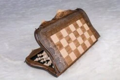 Échiquier Fait à La Main Et Son Jeu D'Échecs -Internationalité Échecs Magasin echiquier fait main montagne pliable
