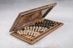 Échiquier Haut De Gamme Et Son Jeu De Backgammon -Internationalité Échecs Magasin echiquier haut de gamme backgammon
