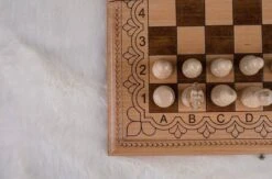 Échiquier En Hêtre Et Son Jeu D'Échecs En Noyer -Internationalité Échecs Magasin echiquier hetre jeu echecs noyer fou