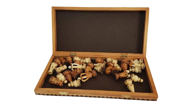 Échiquier En Bois D'Érable Et Jeu D'Échecs 4 Échiquier En Bois D'Érable Et Jeu D'Échecs – Image 2