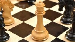 Échiquier Pégase En Bois D'Érable -Internationalité Échecs Magasin echiquier pegase dame