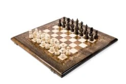 Échiquier Portatif Et Son Jeu D'Échecs