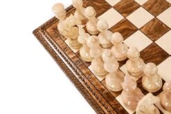 Échiquier Sur Pied Et Son Jeu D'Échecs -Internationalité Échecs Magasin echiquier sur pied jeu echecs blanc