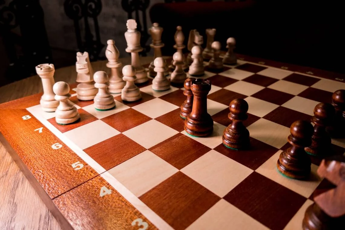 Petit Échiquier En Bois De Marqueterie 5 Petit Échiquier En Bois De Marqueterie – Image 3