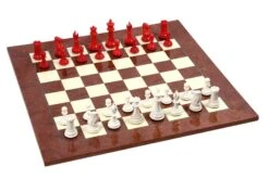 Jeu D'Échecs En Os Avec Plateau