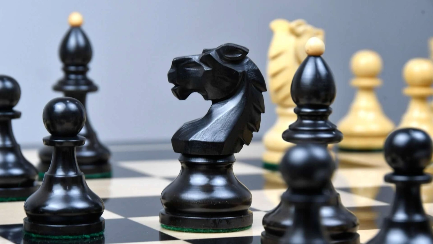 Jeu D'Échecs Fait Main 8 Jeu D'Échecs Fait Main – Image 6