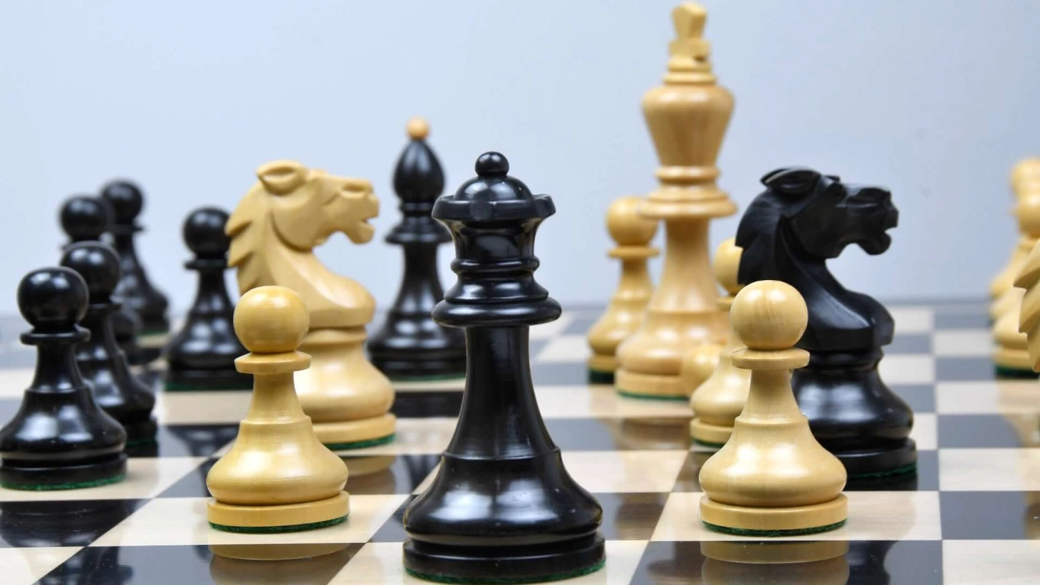 Jeu D'Échecs Fait Main 9 Jeu D'Échecs Fait Main – Image 7