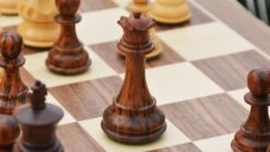 Jeu D'Échecs Le Jeu De La Dame -Internationalité Échecs Magasin jeu dechecs le jeu de la dame tour