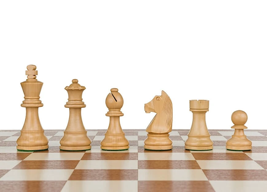 Jeu D'Échecs Sur Mesure En Bois D'Acajou 5 Jeu D'Échecs Sur Mesure En Bois D'Acajou – Image 3