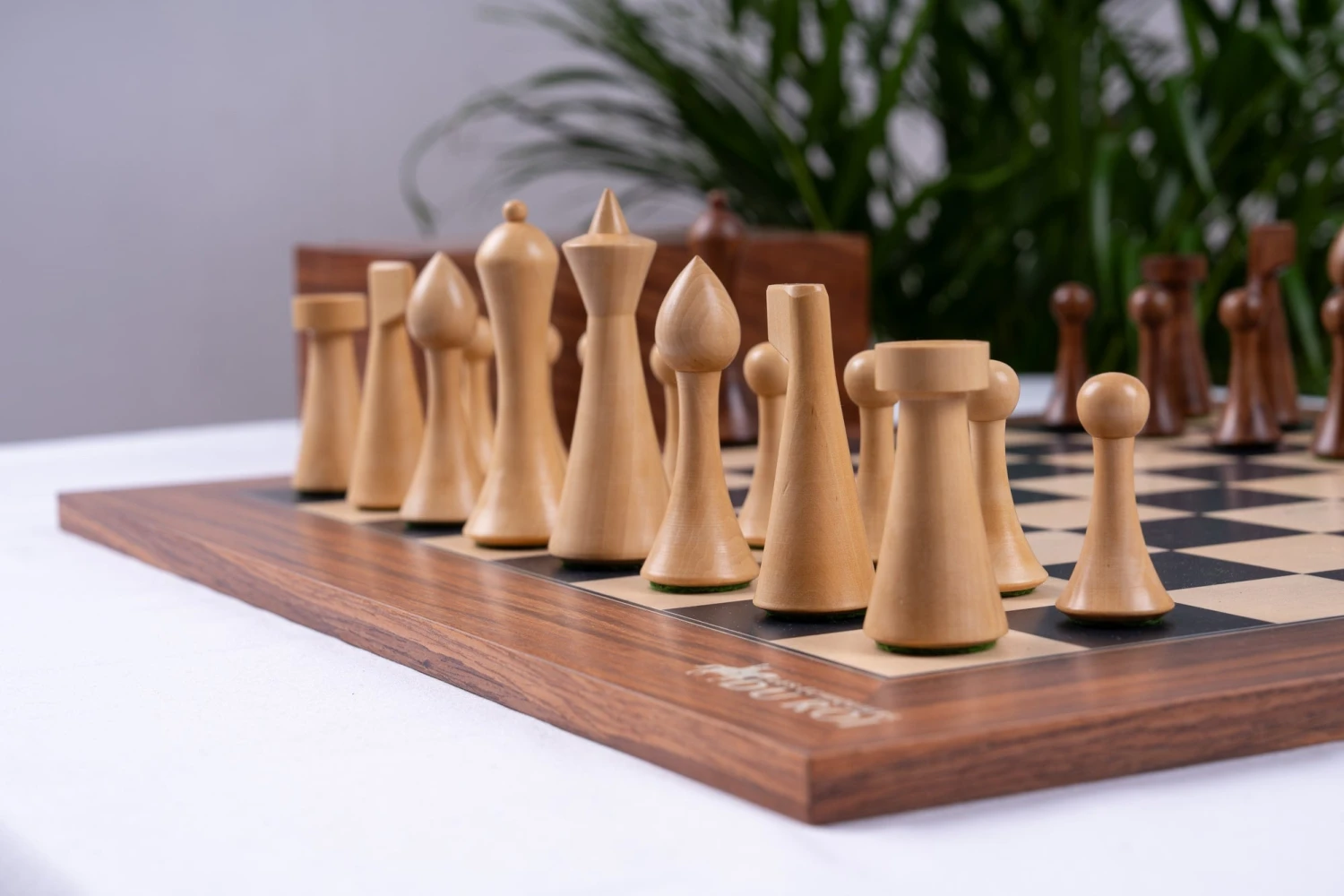 Jeu D'Échecs Moderne Minimaliste En Bois 7 Jeu D'Échecs Moderne Minimaliste En Bois – Image 5