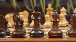 Jeu D'Échecs Fait à La Main En Bois De Rose -Internationalité Échecs Magasin jeu echecs bois rose fait main bureau