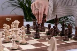 Échiquier En Bois D'Érable Et De Noyer -Internationalité Échecs Magasin jeu echecs erable et noyer cavalier