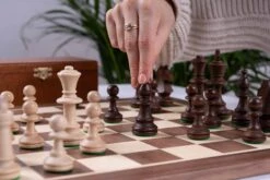 Échiquier En Bois D'Érable Et De Noyer -Internationalité Échecs Magasin jeu echecs erable et noyer jouer aux echecs