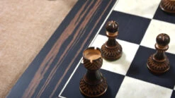 Pièces D'Échecs Artisanales En Bois Brûlé 33 Pièces D'Échecs Artisanales En Bois Brûlé -Internationalité Échecs Magasin pieces echecs artisanales gravures