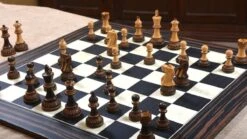 Pièces D'Échecs Artisanales En Bois Brûlé 36 Pièces D'Échecs Artisanales En Bois Brûlé -Internationalité Échecs Magasin pieces echecs artisanales jetons