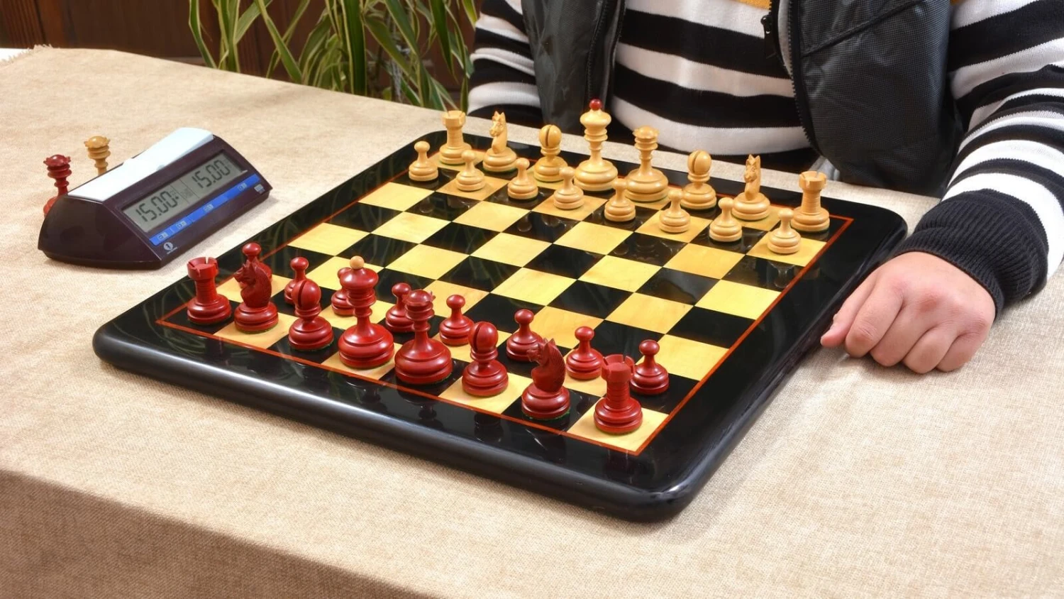 Pièces D'Échecs Rouges En Bois 15 Pièces D'Échecs Rouges En Bois – Image 13