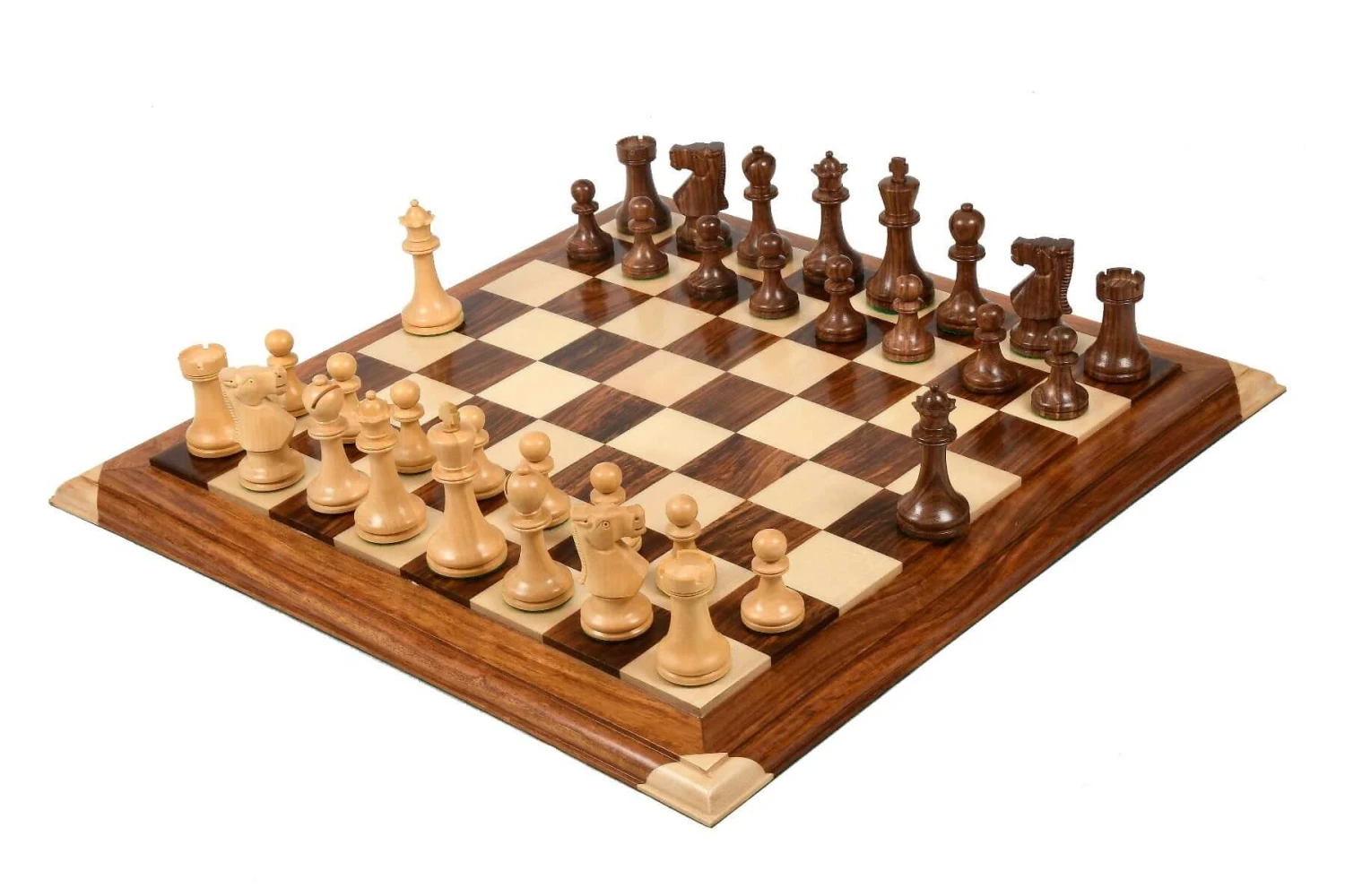Vieux Jeu D'Échecs En Bois 9 Vieux Jeu D'Échecs En Bois – Image 7